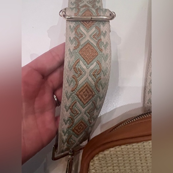 Ahdorned straw vegan leather small crossbody bag - Picture 5 of 10